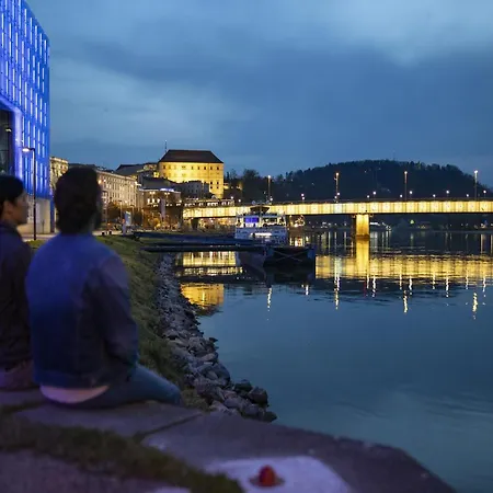 In By The Danube Promenade Apartament